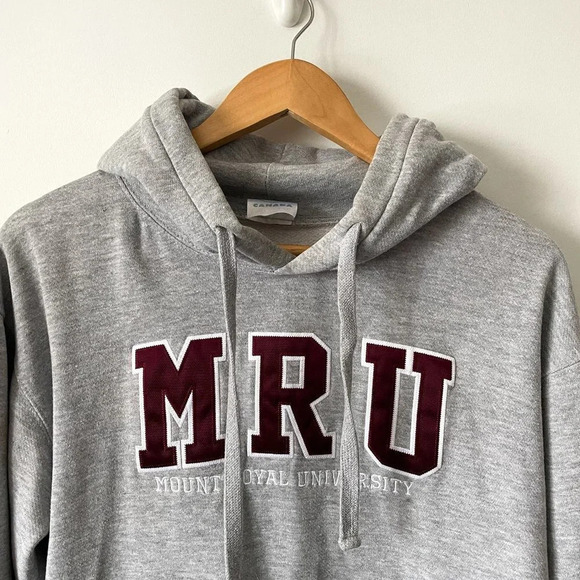 MRU Mount Royal University Pullover Hoodie Sweater Grey Burgundy Size Small - Picture 2 of 7